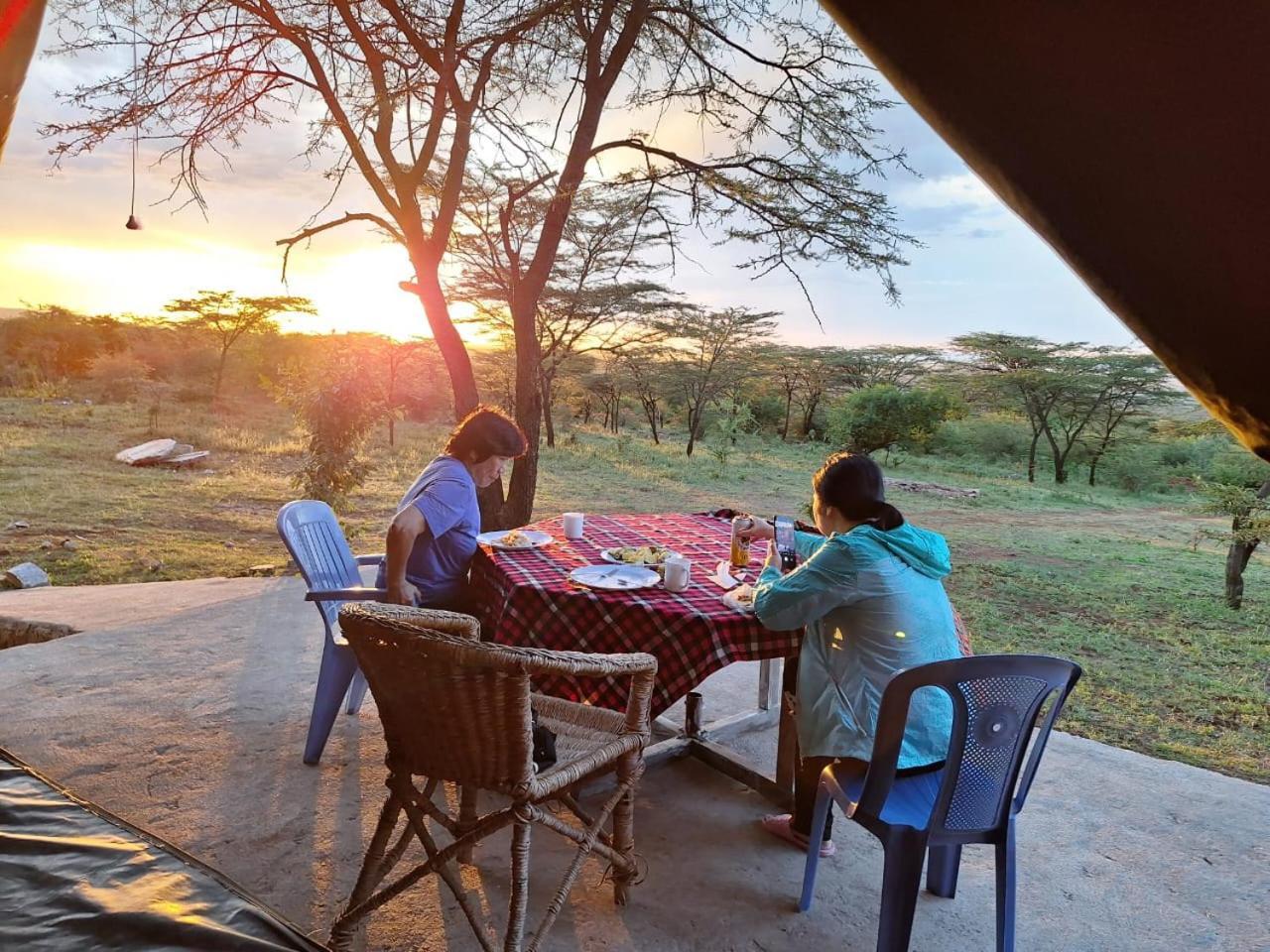 Oloirien Tented Camp Hotel Mara Simba Kültér fotó